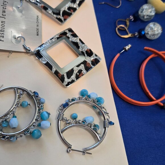 Lot of Earrings - Picture 2 of 4